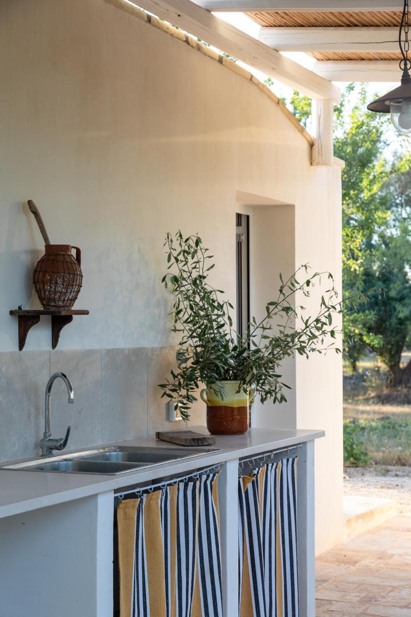 Trullo Fiorone With Private Pool Βίλα San Michele Salentino Εξωτερικό φωτογραφία